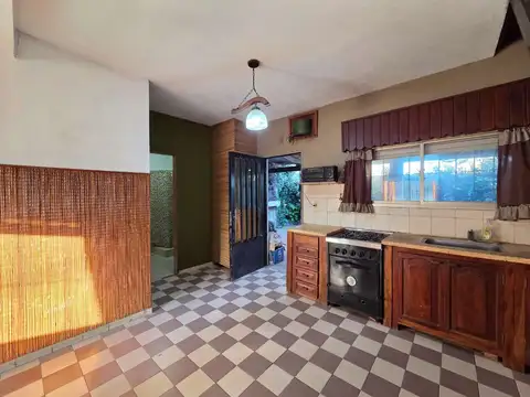 Casa 4 ambientes con 1 baño