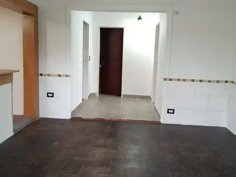 Depto Tipo Casa en Alquiler de 4 ambientes