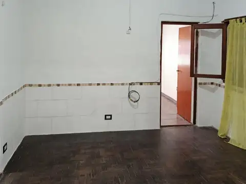 Depto Tipo Casa en Alquiler con 1 cocheras
