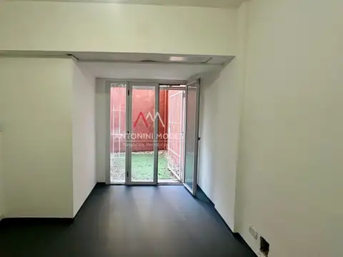 DEPARTAMENTO EN ALQUILER DE 2 AMBIENTES CON PATIO INDEPENDIENTE