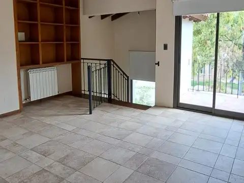 Casa en Alquiler en Coronel Dorrego, USD 1.300