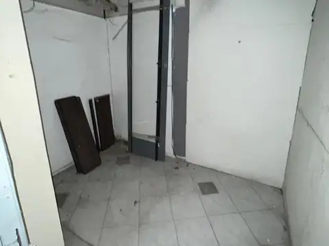Local Comercial en Alquiler sobre Avenida 160mts2 - Villa Luro