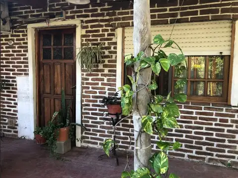 CASA 6 AMBIENTES CON JARDIN ZONA LOS POLVORINES
