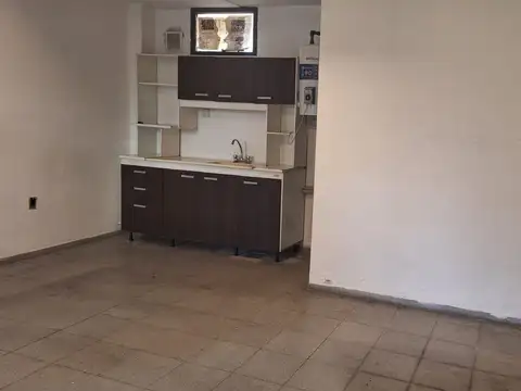 Local en Alquiler en Mendoza, $ 550.000