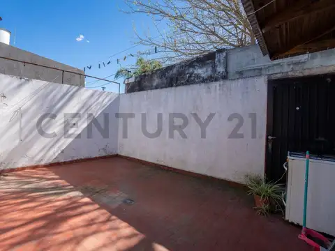 Depto Tipo Casa en Venta con 1 cocheras
