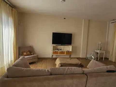 Casa 7 ambientes con 1 baño