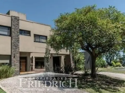 Casa en Haras Maria Victoria, Lote Central.