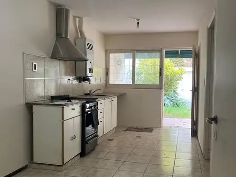 Venta CASA 4ta. Oeste 3 hab. 3 cocher. y jardín.