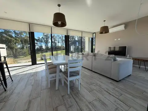 VENTA CASA 4 AMBIENTES BARRANCAS DE SAN BENITO
