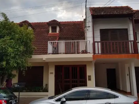 CASA 5 DORMITORIOS EN VENTA POR JOSÉ GÓMEZ