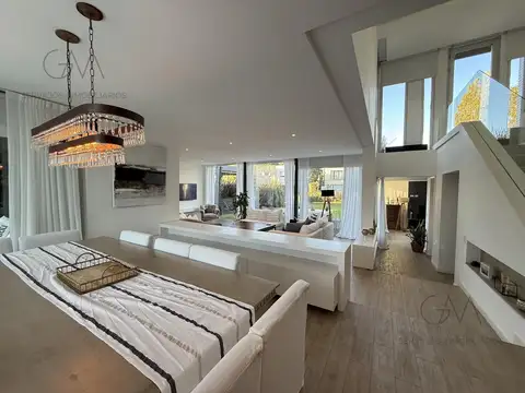 Casa 6 ambientes con 3 baños