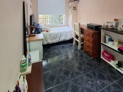 Casa 3 ambientes con 2 baños