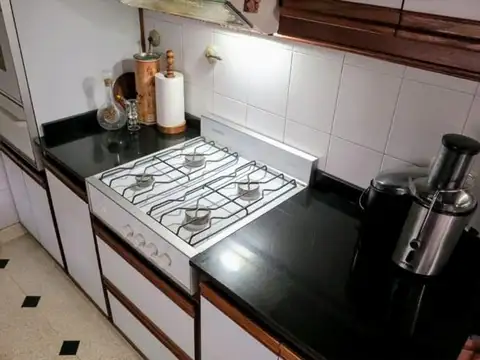VENTA CASA  4 AMBS DEPTO COCHERA PATIO TERRAZA LOMAS MIRADOR