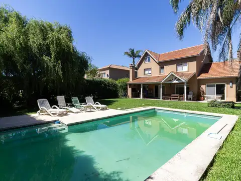 Casa 3 dormitorios piscina y jardin en Ingeniero Maschwitz