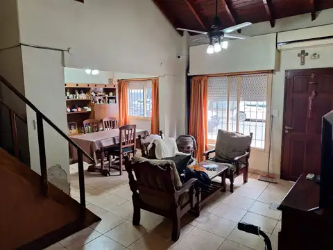 CASA 3 AMB CON QUINCHO Y TERRAZA