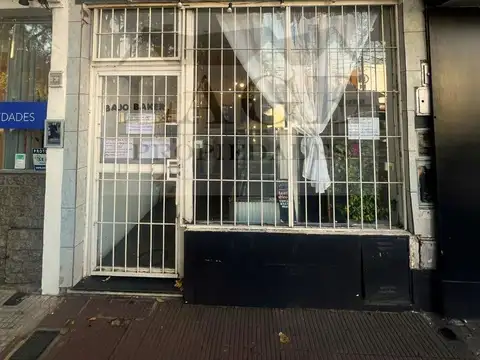 LOCAL PB FRENTE S/EXPENSA C/PATIO DE 62 M TOT EXC. UBICACION