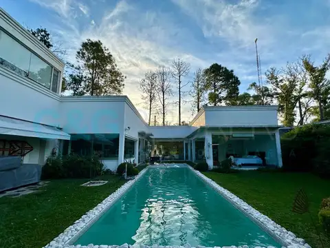 INIGUALABLE CASA MINIMALISTA