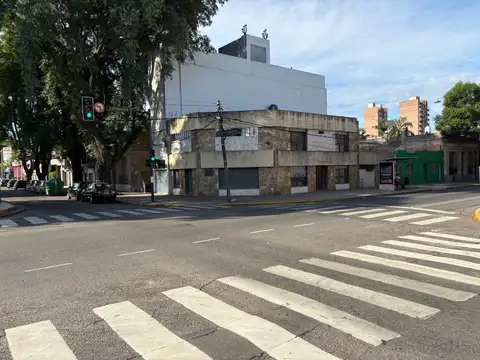 Lote para construir esquina francia y catamarca