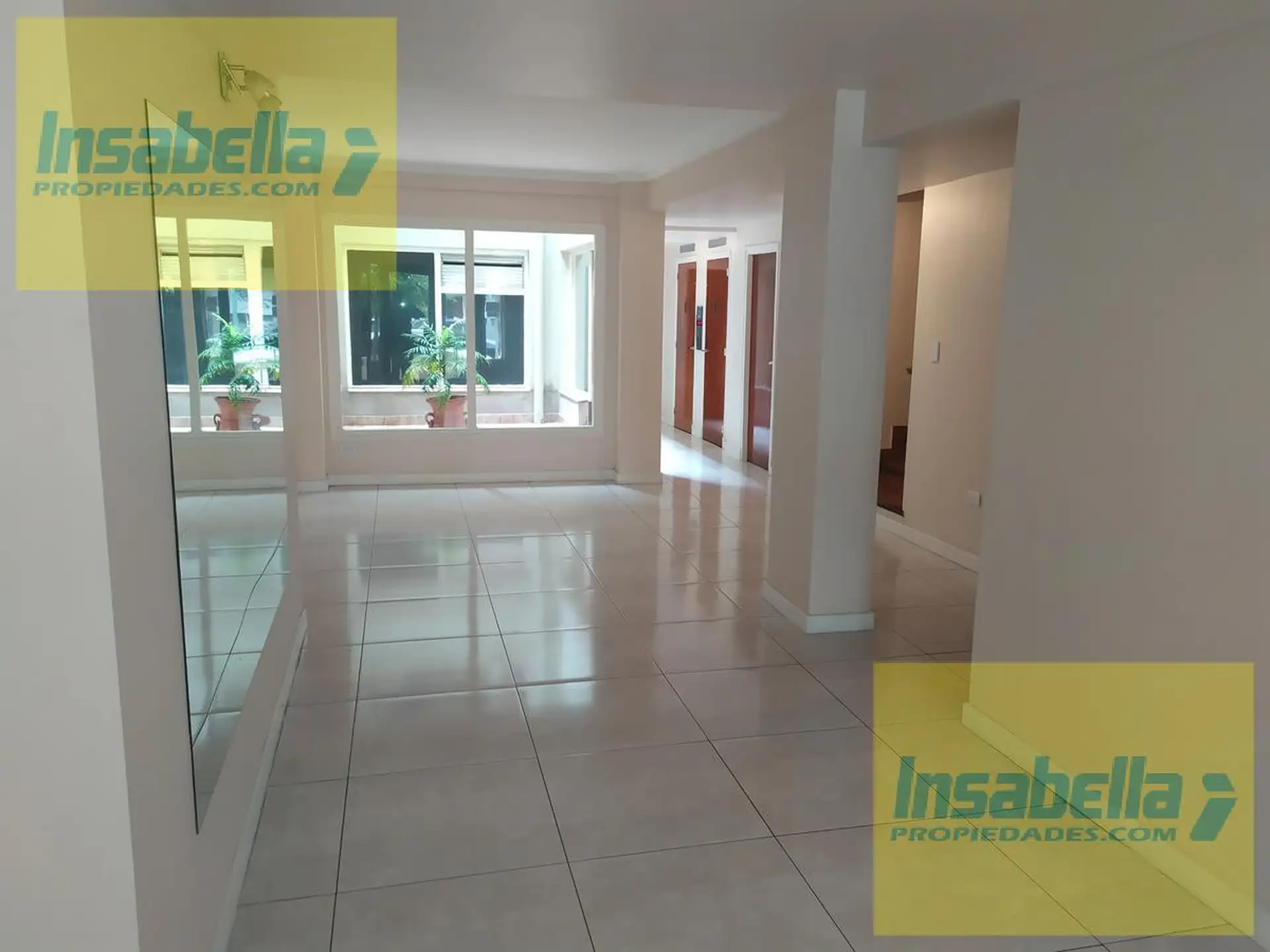 Depto 2 amb, 38m² con balcón — Centro
