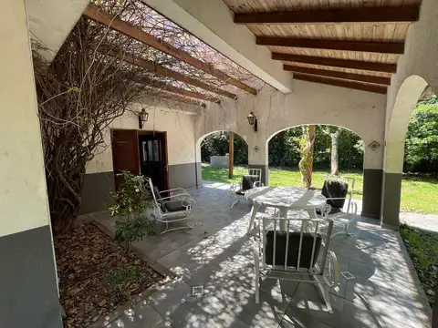 Casa 6 ambientes con 3 baños