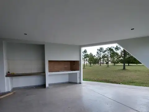 Casa en Alquiler en La Carolina, USD 1.000