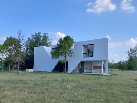 Casa en Alquiler de 3 dormitorios