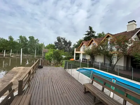 VENTA casa con vistas y salida al Río