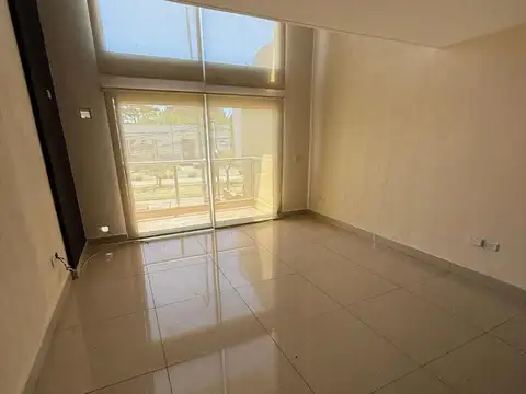 Avenida Presidente Perón 2672 , Piso 1