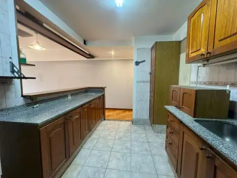 Departamento 4 ambientes con 2 baños
