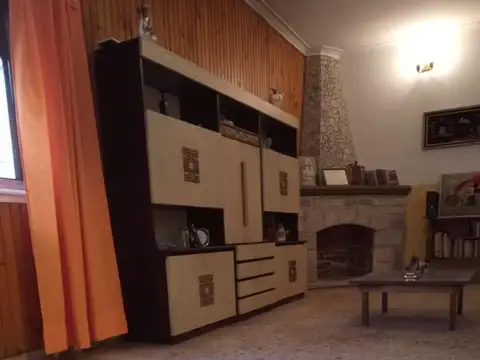 Depto Tipo Casa 4 ambientes con 2 baños