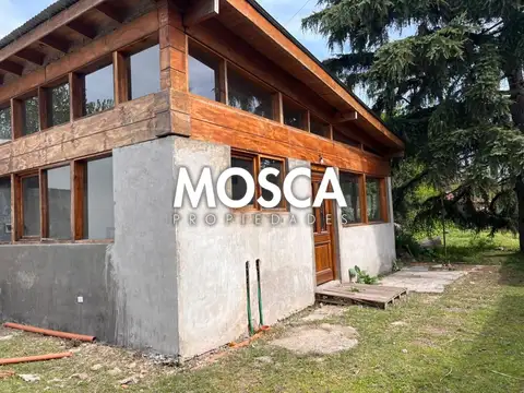 Casa en Venta con 3 cocheras