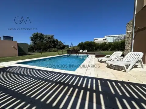 Casa 5 ambientes con 3 baños