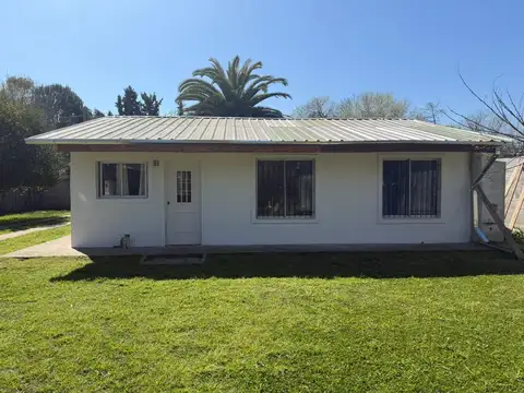 Casa 4 ambientes con 1 baño