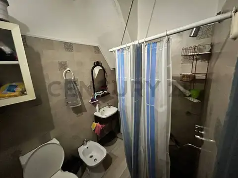 PH al Frente con Entrada Independiente – 3 Ambientes + Escritorio – Balcón a la Calle