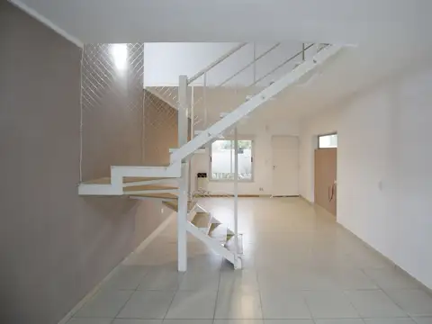 Casa en Alquiler en City Bell, $ 2.200.000