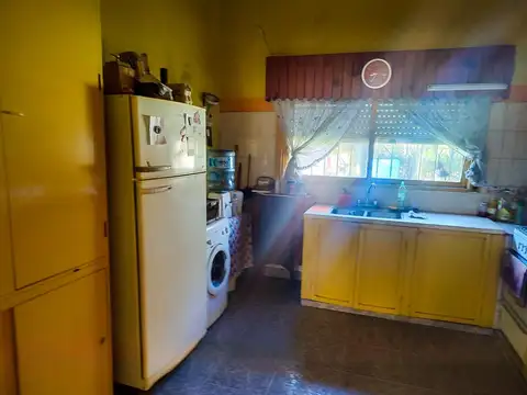 Casa en venta - 3 Dormitorios 2 Baños - 421mts2 - Moreno