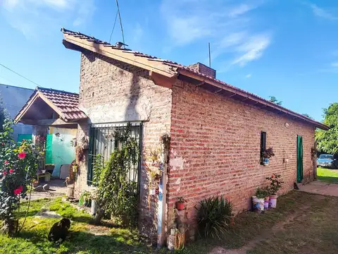 Casa 5 ambientes con 2 baños