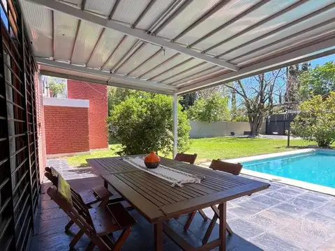 Casa 6 ambientes con 3 baños