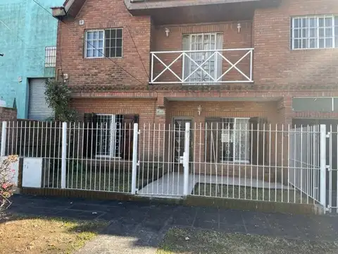 Malvinas Argentinas  al 4300