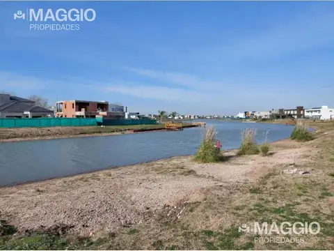 Terreno en Venta 20  mts Frente