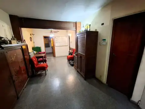 CASA AMERICANA 3 AMB CON PATIO Y COCHERA, LOTE 8,66 X 21,65