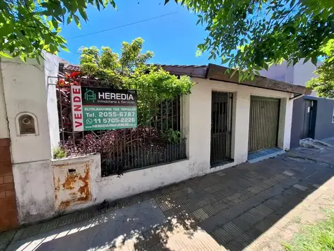 CASA AMERICANA 3 AMB CON PATIO Y COCHERA, LOTE 8,66 X 21,65