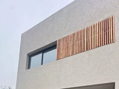 Casa 6 ambientes con 2 baños