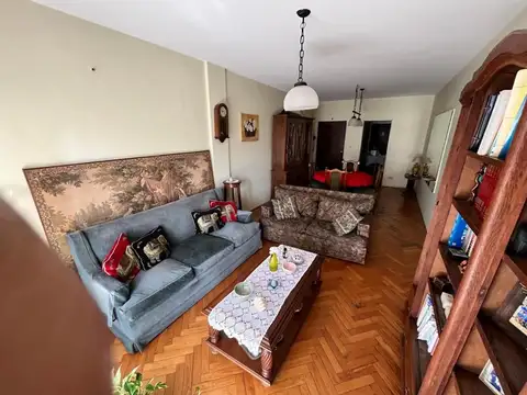 Av. Crámer 2400