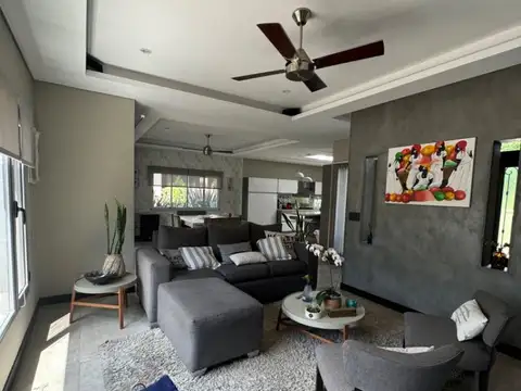 HERMOSA CASA EN CUL DE SAC