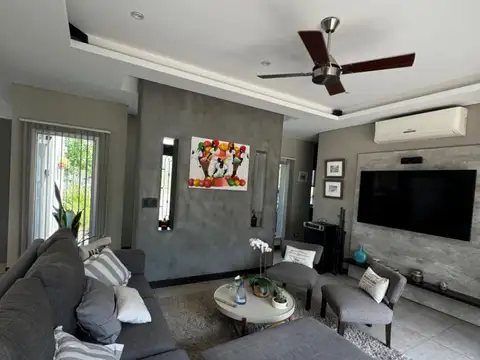 Casa 4 ambientes con 4 baños