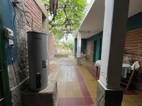 Casa 6 ambientes con 1 baño