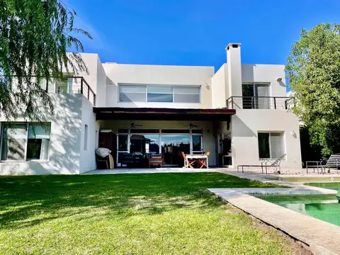 Casa en venta en Cabos del Lago, Nordelta, c/ muelle al agua