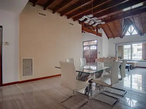 Casa en Venta de 5 dormitorios
