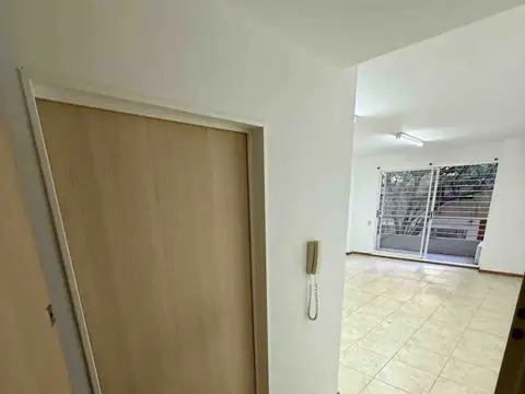 Amenábar 2700, Piso 1